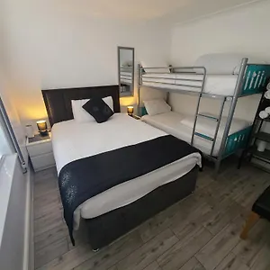 Homestay Gatwick Rooms-travel Service-airport Parking, Ifield